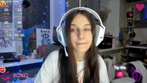 Snapshot of _nika_kik chatting on November 5, 6:30 pm Nika online show from November 5, 6:30 pm