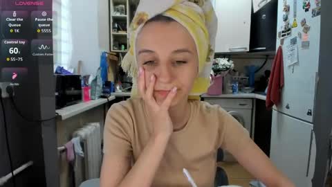 Snapshot of _nika_kik chatting on May 30, 2:58 pm Nika online show from May 30, 2:58 pm