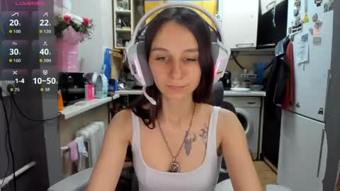 Snapshot of _nika_kik chatting on May 31, 6:09 pm Nika online show from May 31, 6:09 pm