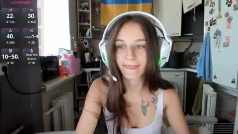 Snapshot of _nika_kik chatting on July 5, 10:00 am Nika online show from July 5, 10:00 am