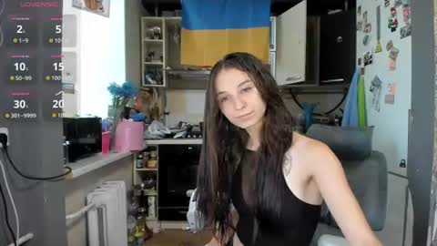Snapshot of _nika_kik chatting on July 16, 3:18 pm Nika online show from July 16, 3:18 pm