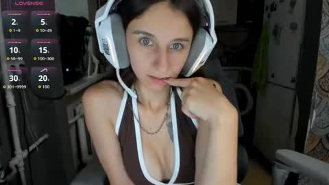 Snapshot of _nika_kik chatting on July 28, 4:39 pm Nika online show from July 28, 4:39 pm