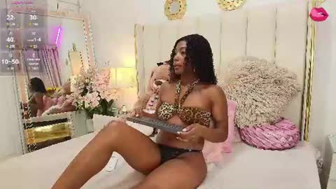  ninafox online show from June 15, 8:22 pm