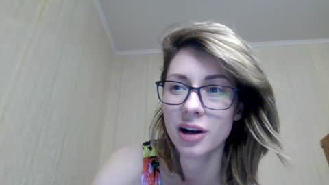 Snapshot of _number_1_ chatting on December 24, 1:28 pm Number 1 online show from December 24, 1:28 pm