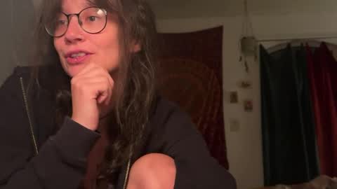 Snapshot of _nyxo chatting on May 12, 8:28 pm Mila online show from May 12, 8:28 pm