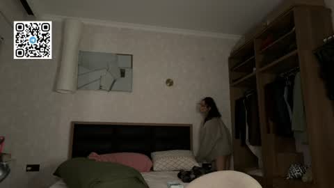 Snapshot of _octopussy_ chatting on June 14, 7:49 pm Mikayla online show from June 14, 7:49 pm