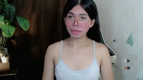 Snapshot of _odette22 chatting on July 5, 12:23 pm _odette22 online show from July 5, 12:23 pm