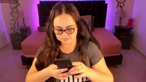 Olivia jones online show from June 6, 12:32 pm