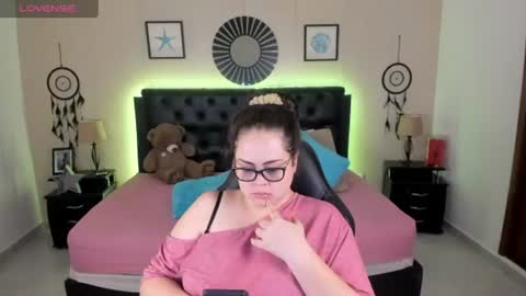 Snapshot of _oliviajoness chatting on July 1, 12:18 pm Olivia jones online show from July 1, 12:18 pm