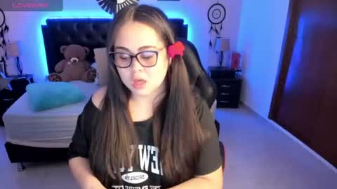 Snapshot of _oliviajoness chatting on July 7, 12:20 pm Olivia jones online show from July 7, 12:20 pm