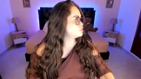 Snapshot of _oliviajoness chatting on July 10, 12:19 pm Olivia jones online show from July 10, 12:19 pm