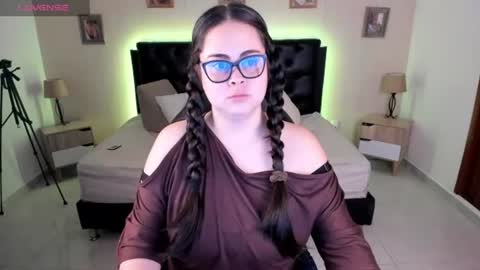 Snapshot of _oliviajoness chatting on July 14, 12:22 pm Olivia jones online show from July 14, 12:22 pm