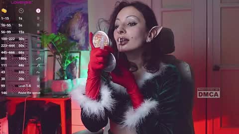 Snapshot of _owner_ chatting on December 20, 2:05 pm The Supreme Goddess Rose online show from December 20, 2:05 pm