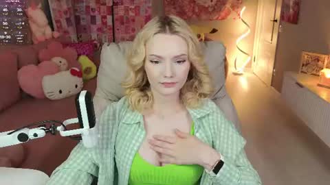 Tina online show from July 20, 9:50 pm