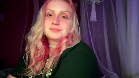 Snapshot of _peaceoutgirlscout_ chatting on September 19, 2:57 am _peaceoutgirlscout_ online show from September 19, 2:57 am