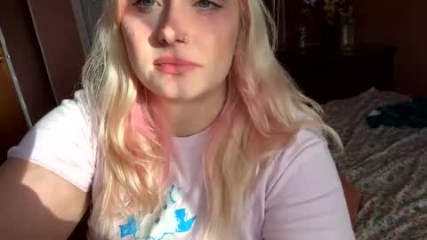 Snapshot of _peaceoutgirlscout_ chatting on October 7, 10:29 pm _peaceoutgirlscout_ online show from October 7, 10:29 pm