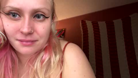 Snapshot of _peaceoutgirlscout_ chatting on October 13, 12:21 am _peaceoutgirlscout_ online show from October 13, 12:21 am