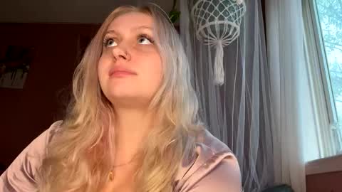 Snapshot of _peaceoutgirlscout_ chatting on October 28, 9:17 pm _peaceoutgirlscout_ online show from October 28, 9:17 pm