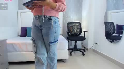 Snapshot of _peach1_ chatting on June 22, 11:07 am peach1 online show from June 22, 11:07 am