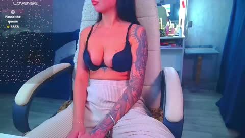 Snapshot of _pink__rabbit_ chatting on May 14, 8:10 am Ilona online show from May 14, 8:10 am