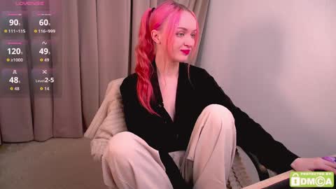 Snapshot of _pink_wassabi_ chatting on May 3, 2:23 pm Maisie online show from May 3, 2:23 pm