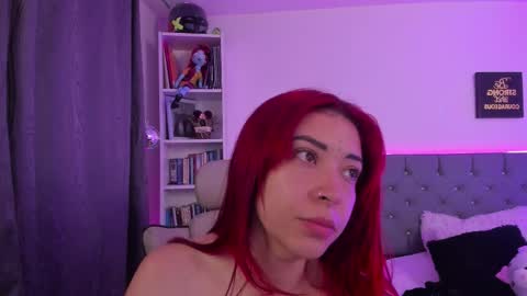 Snapshot of _poison_ivyyy chatting on October 27, 8:18 am V online show from October 27, 8:18 am