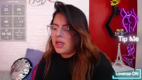 Laura online show from December 16, 9:31 pm