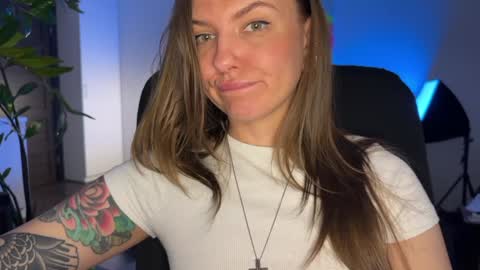  HADLY today day-off see u online 0112  online show from December 14, 8:29 pm