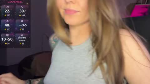  HADLY today day-off see u online 0112  online show from January 6, 5:49 pm