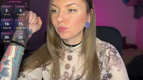  HADLY today day-off see u online 0112  online show from January 21, 5:09 pm