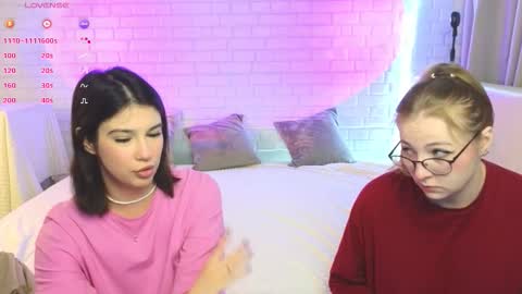 Merlizz Eva Jane Mila Nicole  left to right  online show from November 25, 8:14 am