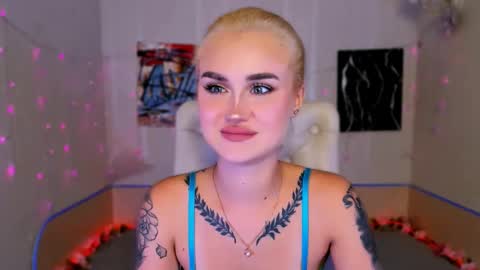 Snapshot of _ravena chatting on October 19, 3:56 pm _ravena online show from October 19, 3:56 pm