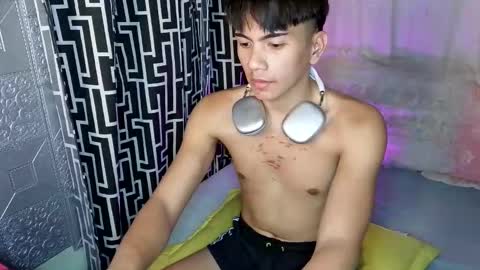 Snapshot of _rhodhard chatting on April 13, 4:07 am _rhodhard online show from April 13, 4:07 am