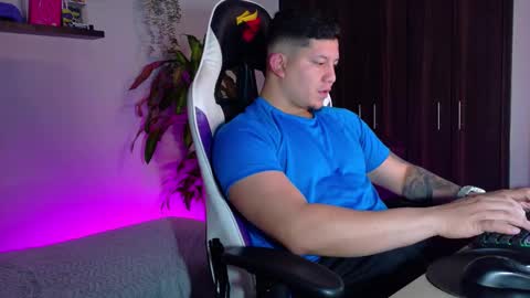 Snapshot of _robertobaggio chatting on January 9, 6:27 am Roberto online show from January 9, 6:27 am