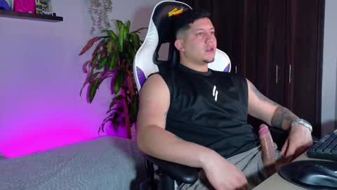 Snapshot of _robertobaggio chatting on January 10, 7:10 am Roberto online show from January 10, 7:10 am