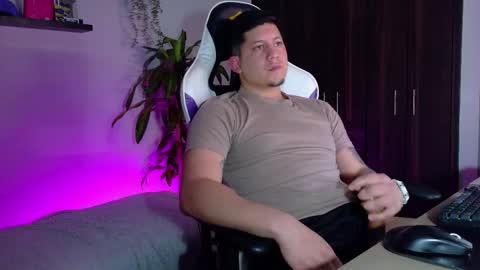 Snapshot of _robertobaggio chatting on January 16, 5:00 am Roberto online show from January 16, 5:00 am