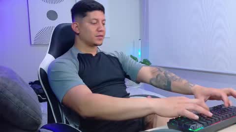 Snapshot of _robertobaggio chatting on March 6, 1:18 pm Roberto online show from March 6, 1:18 pm