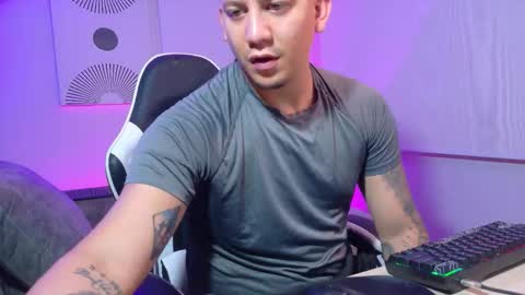 Snapshot of _robertobaggio chatting on March 7, 6:54 am Roberto online show from March 7, 6:54 am