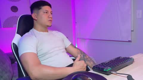 Snapshot of _robertobaggio chatting on March 8, 5:22 am Roberto online show from March 8, 5:22 am