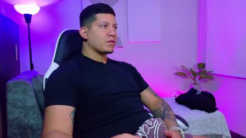 Snapshot of _robertobaggio chatting on July 24, 12:25 pm Roberto online show from July 24, 12:25 pm