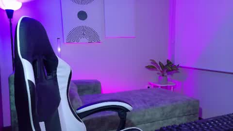 Snapshot of _robertobaggio chatting on August 7, 5:53 am Roberto online show from August 7, 5:53 am