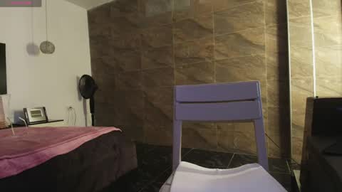 Snapshot of _rose_smith chatting on June 5, 2:51 am _rose_smith online show from June 5, 2:51 am