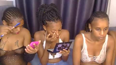 Snapshot of _roxxana chatting on June 6, 3:11 am Roxxana online show from June 6, 3:11 am