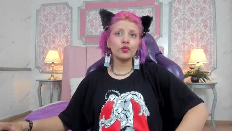 Snapshot of _saakuraa_ chatting on December 5, 8:11 pm 1430 2100 -5 online show from December 5, 8:11 pm