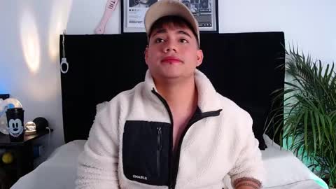 Snapshot of _sam25_ chatting on November 27, 7:05 pm Sam online show from November 27, 7:05 pm