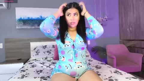 _samantagomez online show from March 11, 11:33 am