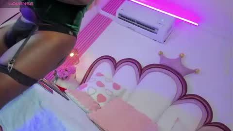 Snapshot of _samylove_ chatting on June 22, 3:25 am Sammy online show from June 22, 3:25 am