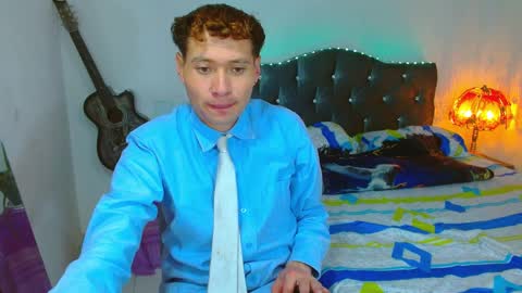santi online show from April 11, 7:45 am