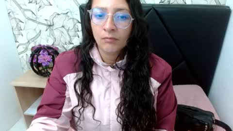 _saraximena_ online show from August 1, 7:07 am