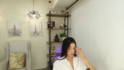 Snapshot of _sassy_girl chatting on June 10, 7:24 pm Sassy Girl online show from June 10, 7:24 pm